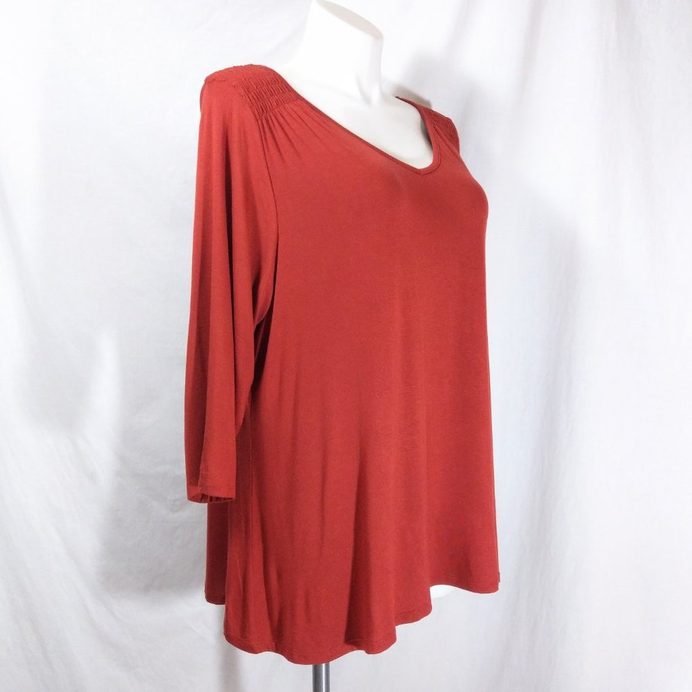 NWT Retrology V-Neck Top w/ Smocking-Type Shoulder - Picture 4 of 9